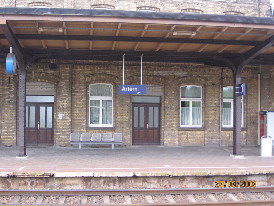 Empfangsgeb�ude vom Bf Artern; 28.08.2008 (Foto: Hans Grau)
