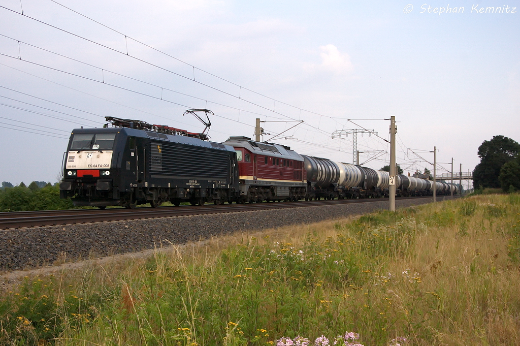 ES 64 F4 - 008 (189 908-7) MRCE Dispolok GmbH fr LEG - Leipziger Eisenbahnverkehrsgesellschaft mbH mit der Wagenlok 132 004-3 (232 204-0) und einem Kesselzug  Dieselkraftstoff oder Gasl oder Heizl (leicht)  in Vietznitz und fuhr in Richtung Wittenberge weiter. Netten Gru an den Tf! 26.07.2013