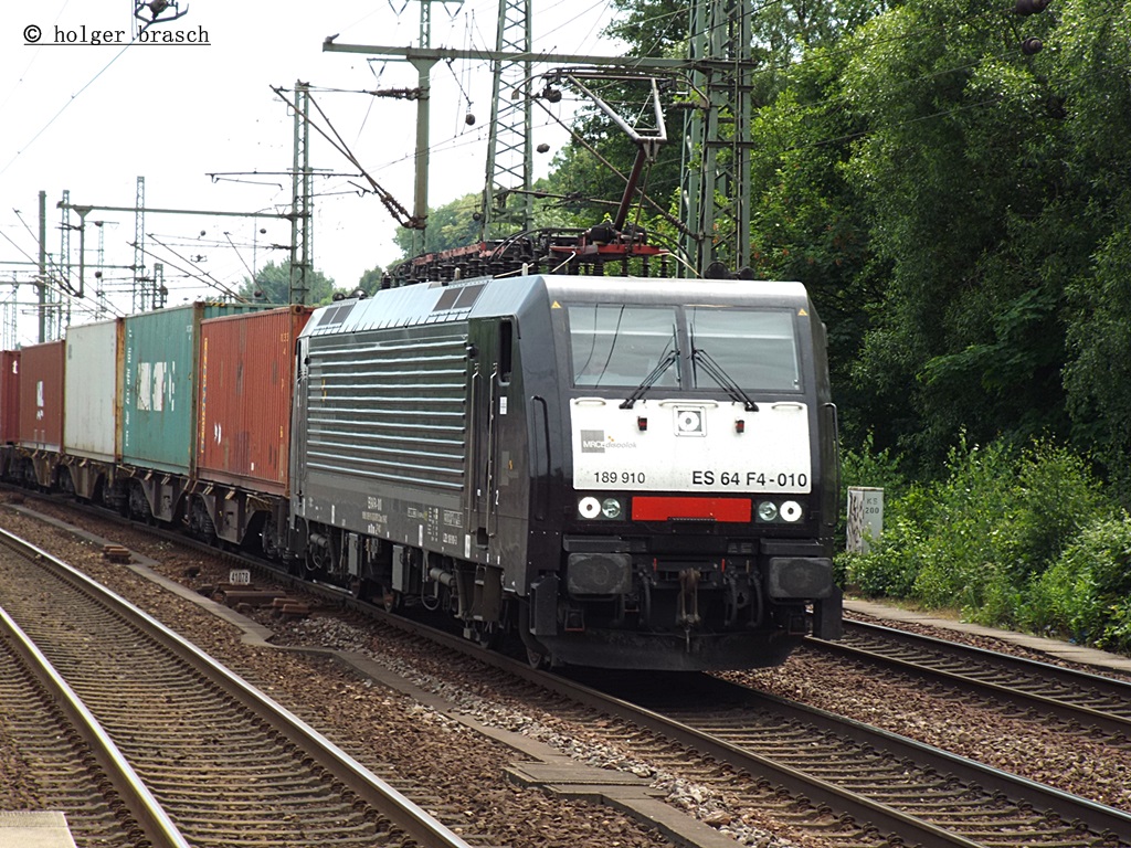 ES 64 F4 010 der MRCE mit einen intermodal durch harburg am 13.06.13