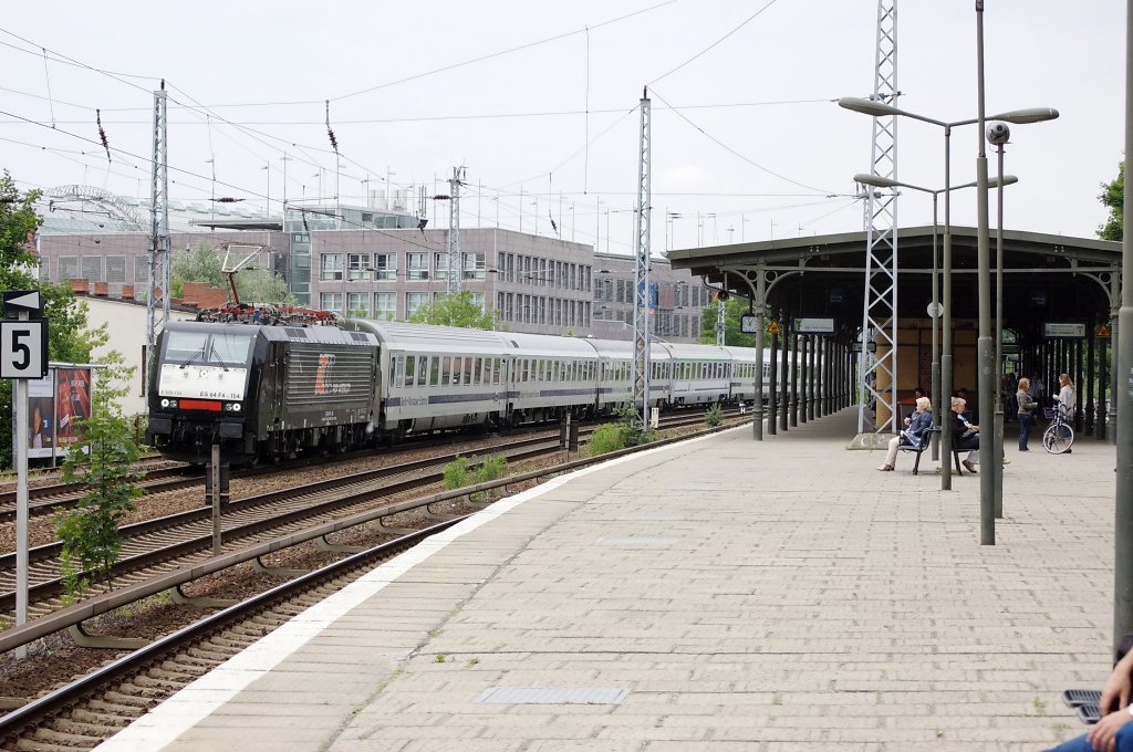 ES 64 F4 - 154 der ICC PKP Intercity mit dem BWE in Berlin Kpenick. 15.06.2010