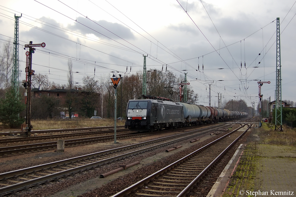 ES 64 F4 - 209 (189 209-0) MRCE Dispolok GmbH fr CTL Logistics GmbH mit einem Benzin/Diesel Kesselzug in Calau((Niederlausitz) auf dem Weg nach Guben. 26.11.2011