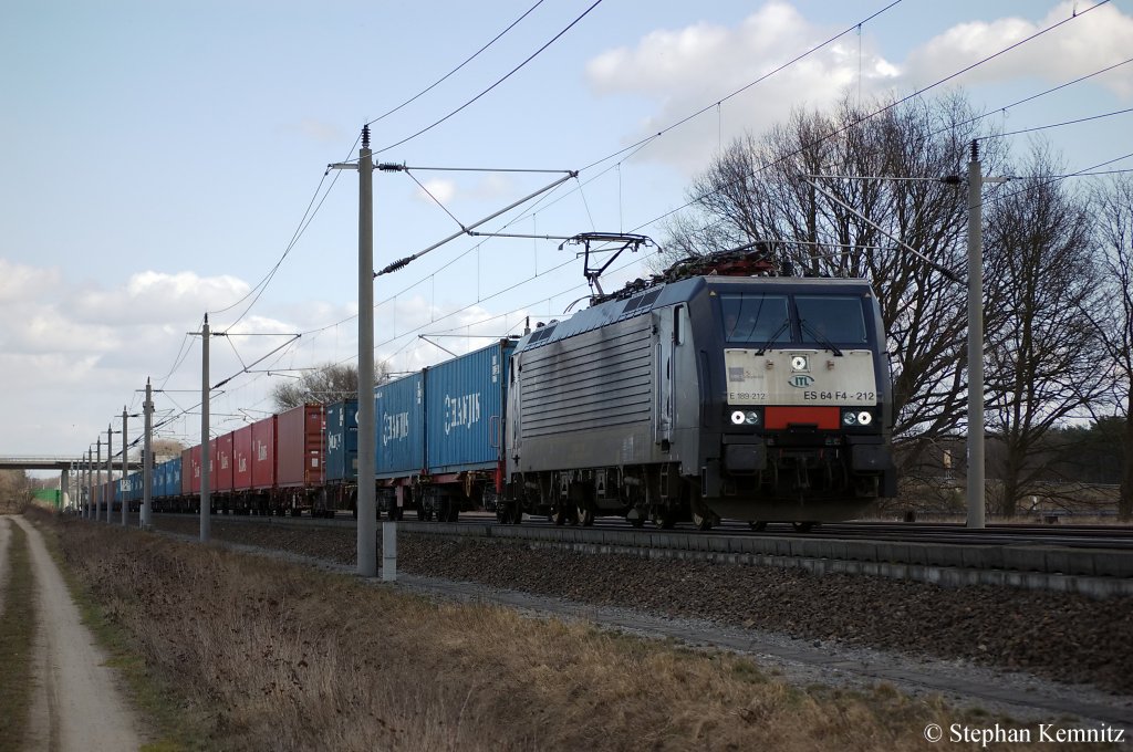 ES 64 F4 - 212 (189 212-4) von der MRCE im Dienst fr die ITL mit Containerzug zwischen Growudicke und Rathenow in Richtung Stendal unterwegs. 24.03.2011