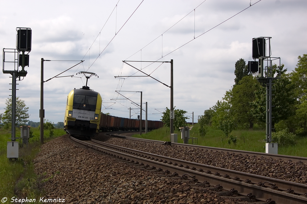 ES 64 U2 - 010 (182 510-8) MRCE Dispolok GmbH fr TXL - TX Logistik AG mit einem Containerzug in Stendal(Wahrburg) und fuhr in Richtung Magdeburg weiter. 24.05.2013