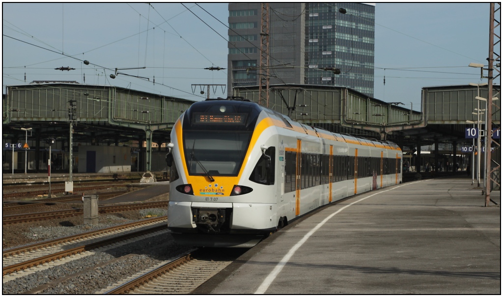 ET 7.07 nach Hamm am 09.04.11 im Duisburger Hbf