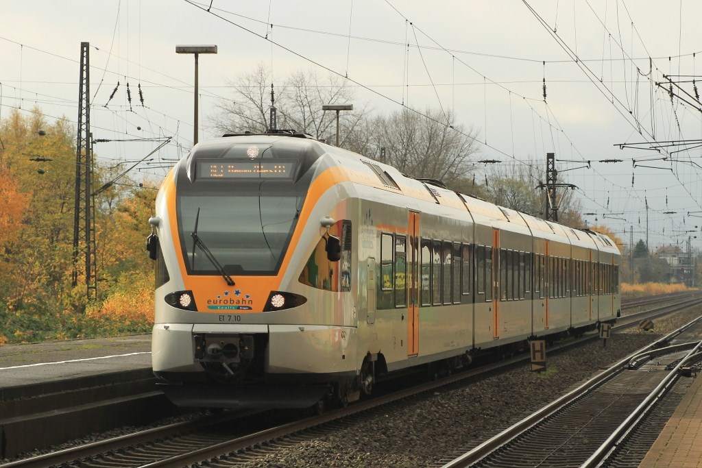 ET 7.10 am 06.11.10 in Kamen. In ein paar Minuten wird er seinen Endbahnhof Hamm erreichen