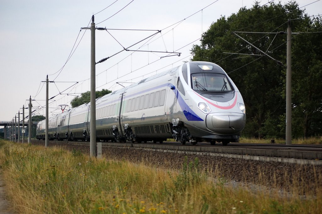 ETR 610 (610 707-7) der SBB zwischen Growudicke und Rathenow in Richtung Stendal. 05.08.2010