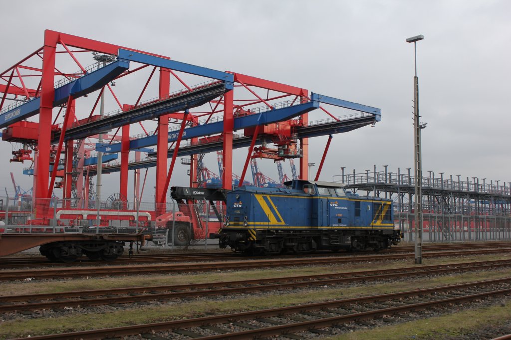 evb Mittelweserbahn V1202 Abgestellt am 04.12.2012 in Hamburg Waltershof / Dradenau. Wie man Sehen kann hat die Lok das neue Logo Schon bekommen.