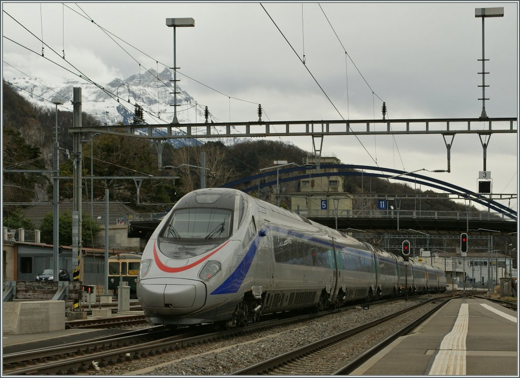 FS ETR 610 als EC 39 auf dem Weg nach Milano bei der Durchfahrt in Aigle am 13. Mrz 2011.