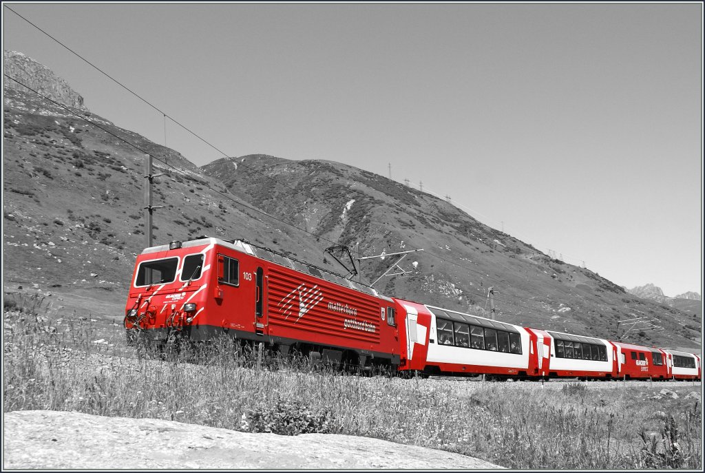 Glacier Express 905 zwischen Hospental und Realp am 19. Juli 2010.