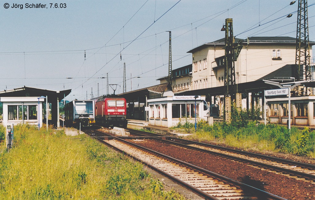 Gleis 4 und 3 am 07.06.2003 in Naumburg Hbf. (Foto: J�rg Sch�fer)
