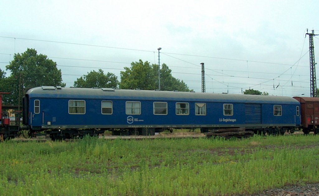 HCS 5580 99-43 015-6 L�-Begleitwagen, w�hrend einem Trafotransport in Naumburg (S Hbf; 13.07.2008