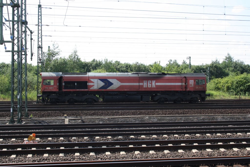 HGK Class 66 DE 669 am 11.06.2011 Abgestellt in Hamburg Wilhelmsburg.
Dieses Bild wurde von der bahnfotokiste.com Gestiftet.