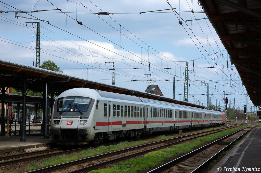 IC 2440 von Leipzig Hbf nach Kln Hbf, wurde ber Stendal umgeleitet und geschoben hatte die 101 093-0. 27.04.2012