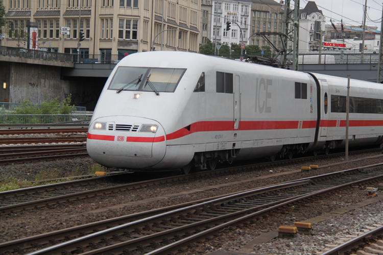 ICE 1 im Hamburger Hbf.(23.07.2011)