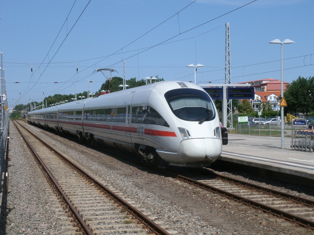 ICE 4(0)11 090/590 bei der Bereitstellung,als ICE 1715 Binz-Mnchen,am 09.Juli 2011,in Binz.