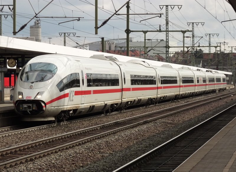 ICE3  Freiburg im Breisgau  als ICE nach Bremen am 28.03.10 in Fulda
