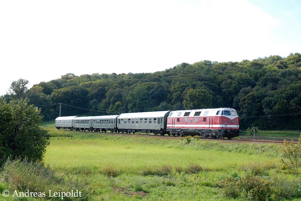 IG 58 3047 e.V. 118 770-7 mit dem DPE 13492 von Leipzig-Plagwitz nach Karsdorf, bei Kleinjena; 10.09.2011 (Foto: Andreas Leipoldt)