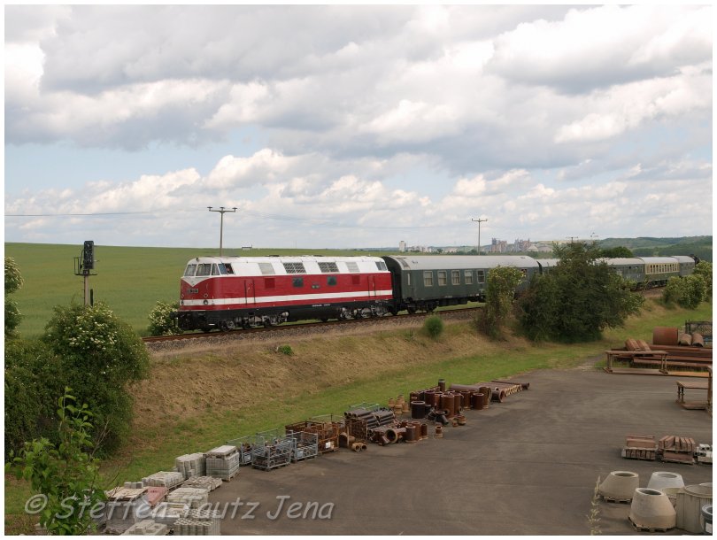 IG 58 3047 e.V. 118 770-7 als Schlu�lok am DPE 91459 von St. Egidien nach Karsdorf, am 09.06.2012 in H�he der ehemaligen Zuckerfabrik in Laucha. (Foto: Steffen Tautz)