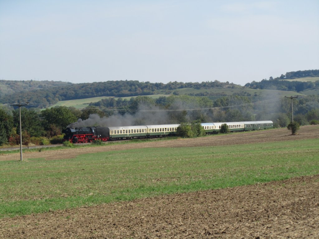 IGE Werrabahn 41 1144-9 mit dem Lr 74305 von Freyburg nach Karsdorf, im Unstruttal bei Laucha; 25.09.2011 (Foto: Dieter Thomas)