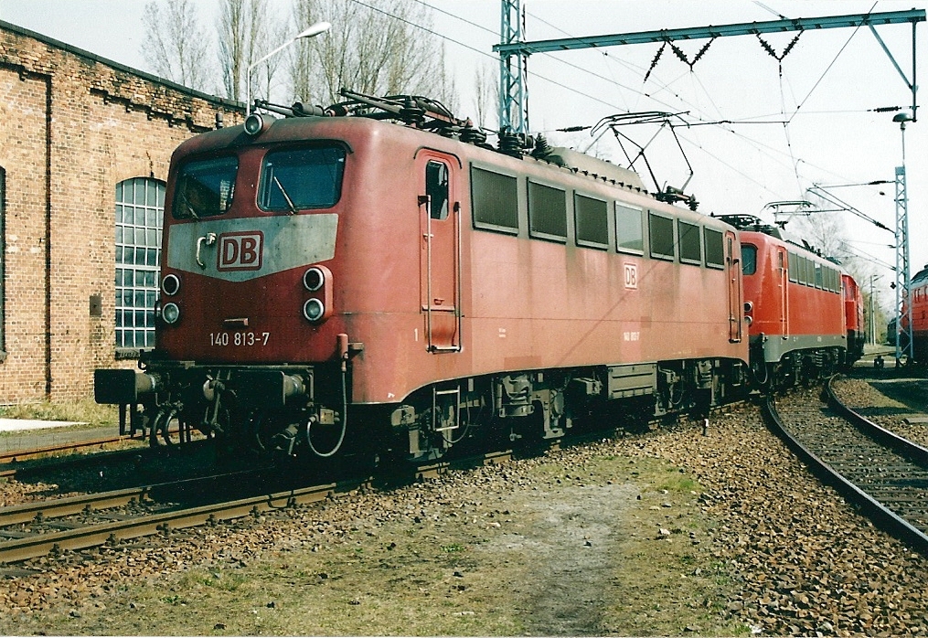 Im Bw Hoyerswerda rangierte am 18.04.2003 die 140 813.