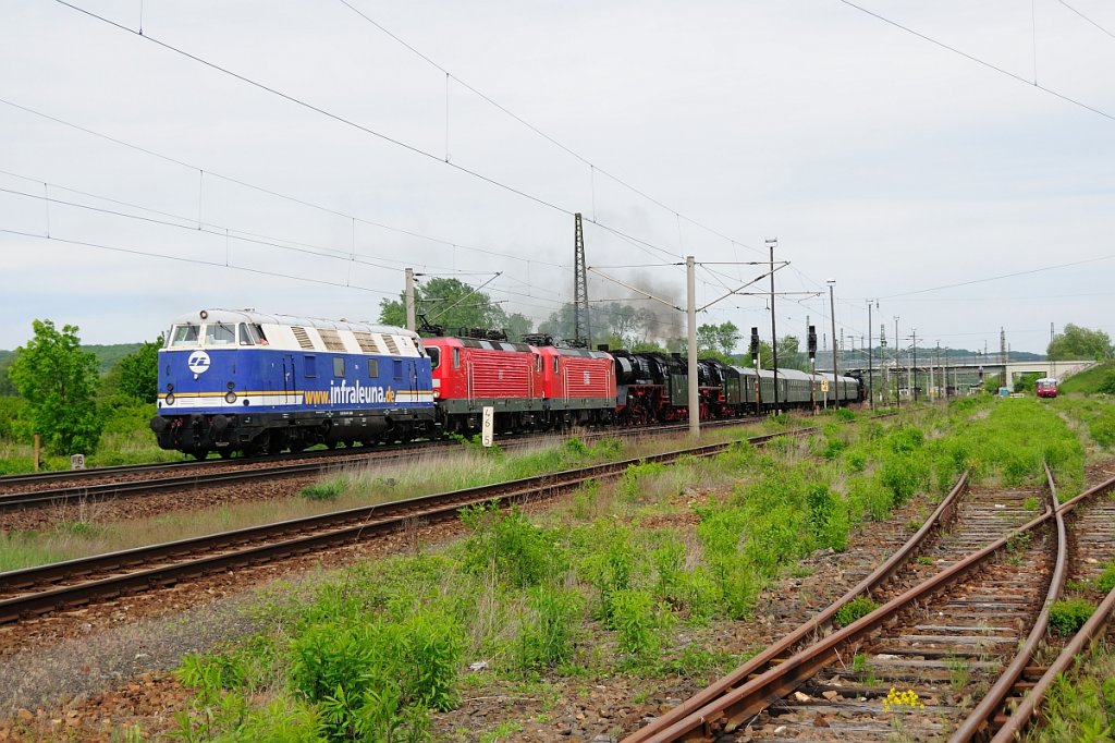InfraLeuna 204 + DB 143 002-4 + MEG 604 + 03 1010 + 03 2155-4 + 52 8154-8 als  Wanderzirkus  nach der Zugvereinigung auf der Fahrt von Naumburg zum Bw Fest nach Weimar; 18.05.2012 (Foto: Torsten Barth)