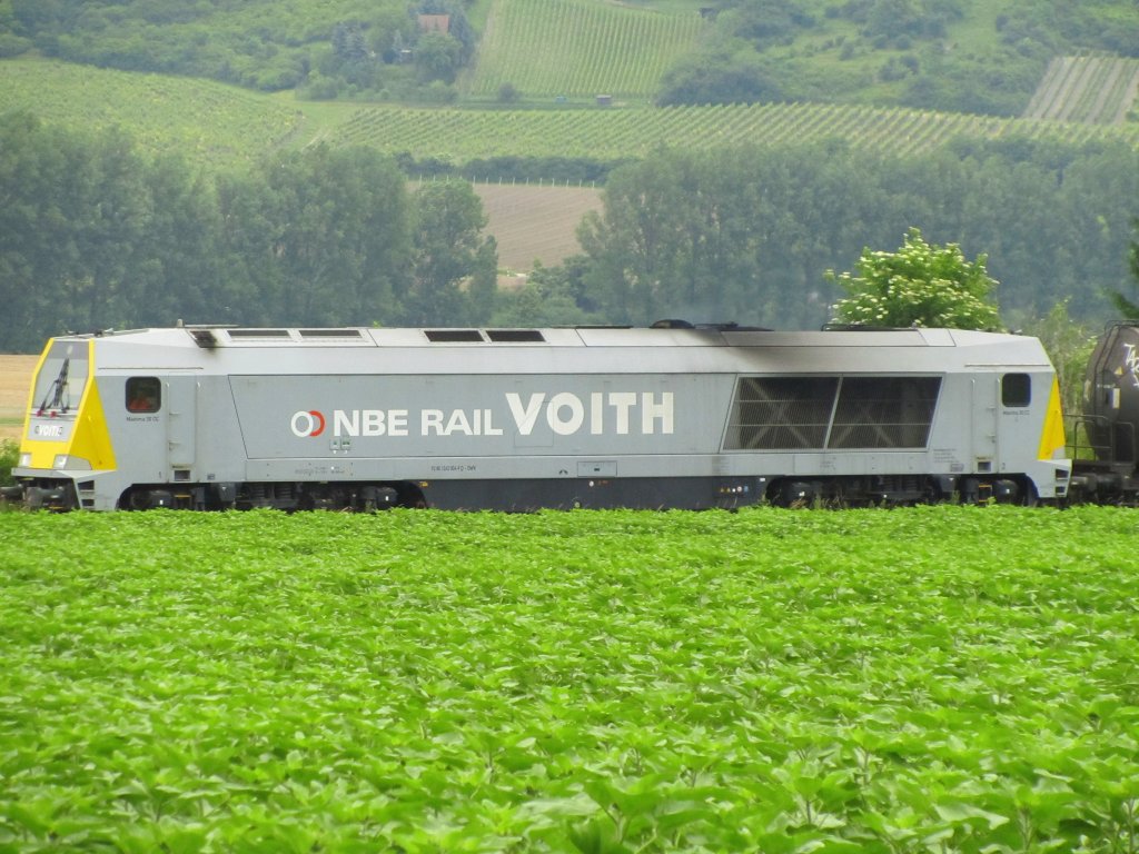 InfraLeuna 263 006-9 (92 80 1263 006-9 D-DWK) mit Kesselwagen zur Abstellung nach Karsdorf, am 25.06.2013 bei Laucha. (Foto: Dieter Thomas)