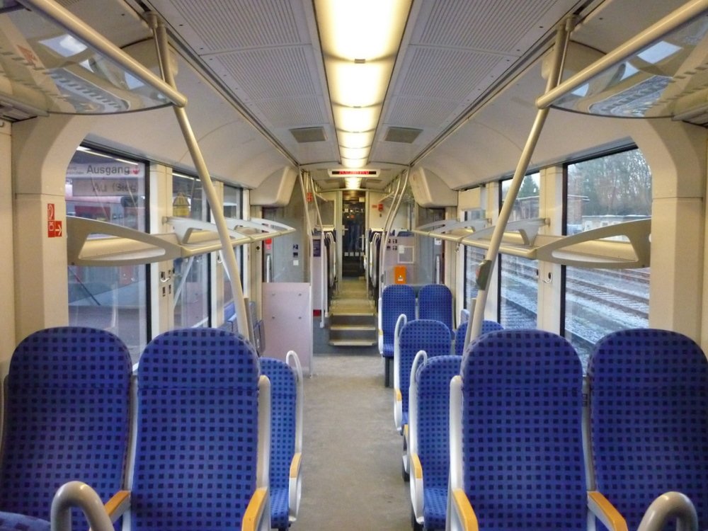 Innenraum eines LINT 41 der DB DreiLnderBahn in Au(Sieg)
