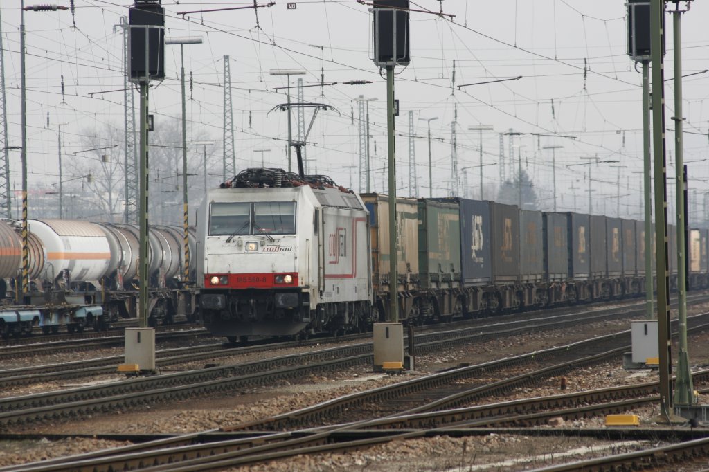 Karlsruhe-Gterbahnhof
28.03.2013
185.580-8 der CrossRail in weier Lackierung