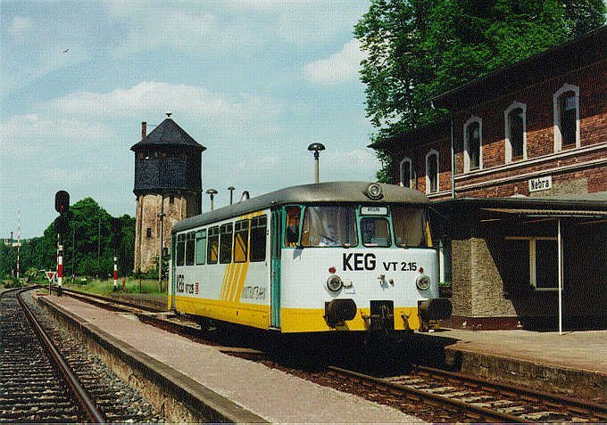 KEG VT 2.15  UNSTRUTBAHN  als RB von Naumburg (S) Hbf nach Artern, im Bf Nebra; 15.06.1996 (Foto: Martin Bienwald)