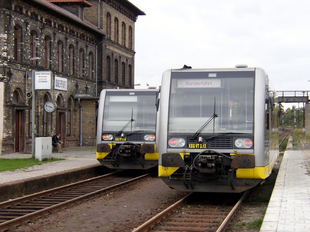 KEG VT 3.10 + 3.13 am 10.11.2003 im Bf Querfurt. (Foto: Klaus Pollm�cher)