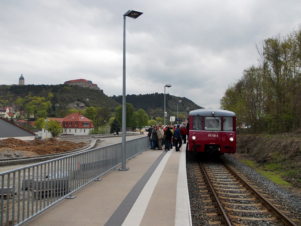 KSR 172 132-3 + 172 171-1 + 172 760-1 als DPE 25045 von Chemnitz Hbf nach Karsdorf, am 01.05.2013 am Hp Freyburg. (Foto: Holger Stoll)