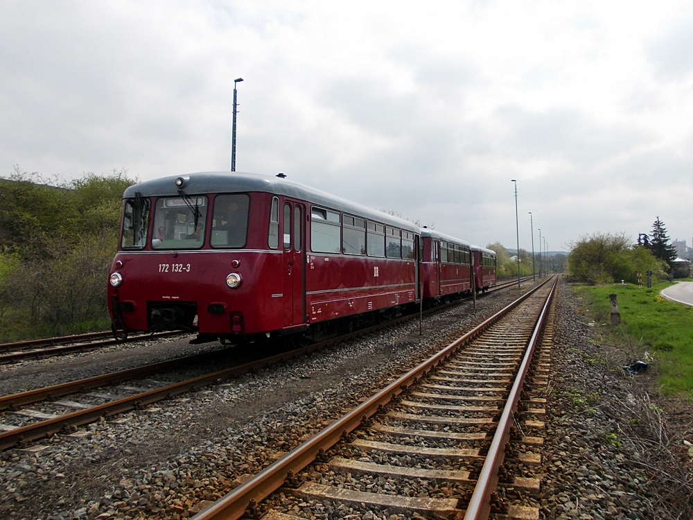 KSR 172 132-3 + 172 171-1 + 172 760-1 als DPE 25045 aus Chemnitz Hbf, am 01.05.2013 nach Ankunft im ehem. Bf Karsdorf. (Foto: Holger Stoll)