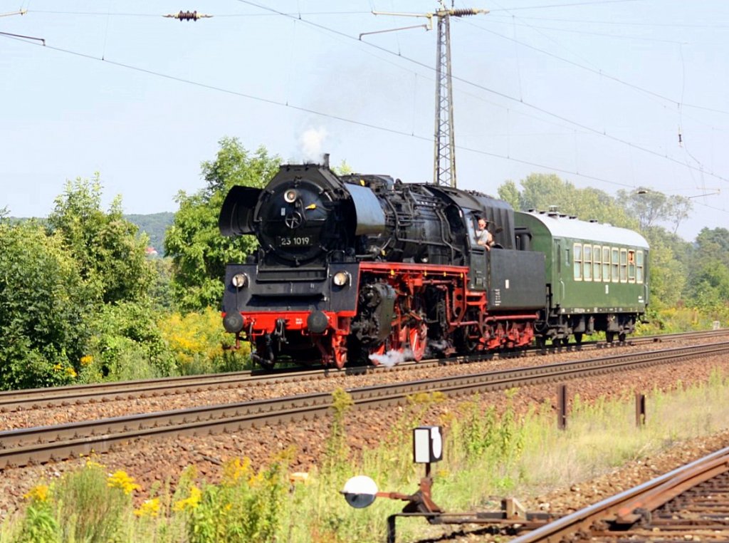 LDC 23 1019 am 02.09.2011 auf der Fahrt zu den Meininger Dampfloktagen in Naumburg Hbf. (Foto: Peter Stumpf)