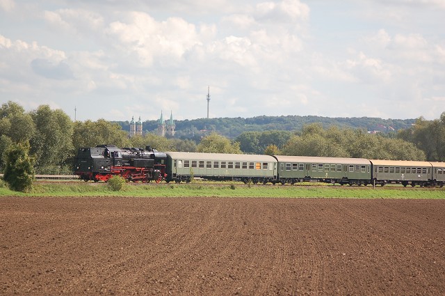 LEG 65 1049-9 mit dem Leerzug aus Naumburg Hbf auf der R�ckfahrt nach Freyburg, vor Kleinjena; 10.09.2011 (Foto: dampflok015)