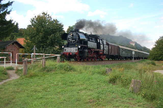 LEG 65 1049-9 mit dem DPE 24888 von Freyburg nach Chemnitz Hbf, in Ro�bach; 10.09.2011 (Foto: dampflok015)