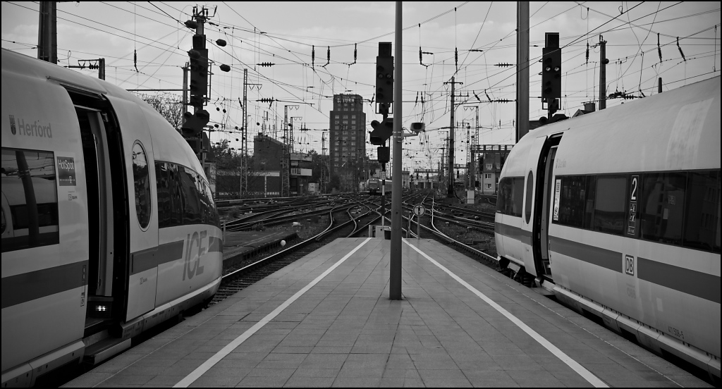 Links oder rechts...(17.04.11, Kln Hbf)