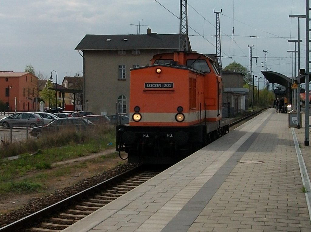 LOCON 201 durchfuhr am 01.Mai 2010 den Bahnhof Angermnde nach Pinnow.