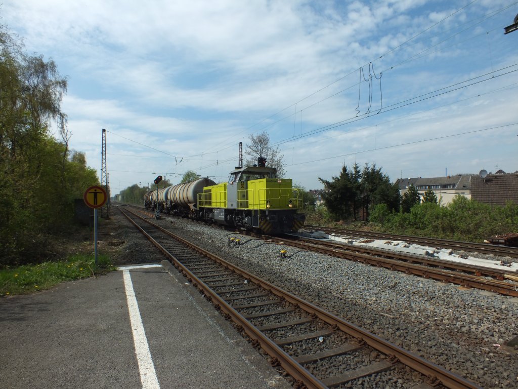 Lok 1130 (92 80 1275 109-7 D-ATLD) von Alpha Trains durchfhrt am 25.04.2013 Duisburg-Meiderich Ost.