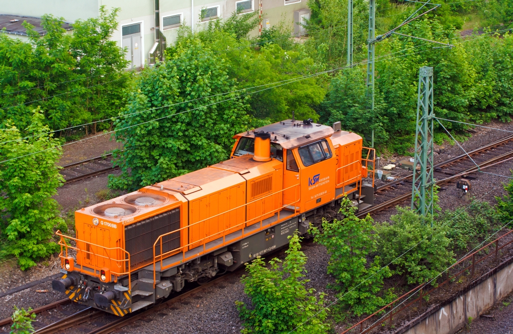 Lok 46 der Kreisbahn Siegen-Wittgenstein (KSW) rangiert in Betzdorf (Sieg) am 30.05.2012. Die Lok ist Vossloh G 1700-2 BB und wurde 2008 unter der Fabrik-Nr. 5001680 gebaut.