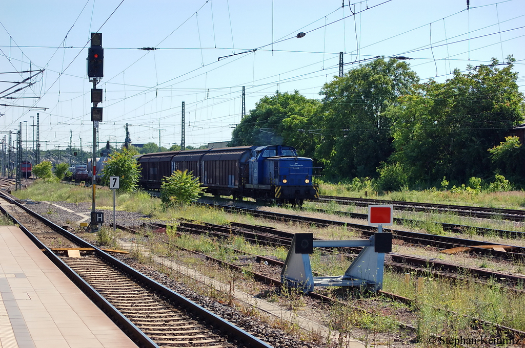 LOK III (345 127-4) der SKL Umschlagservice Magdeburg GmbH & Co KG mit gemischten GZ in Magdeburg in Richtung Magdeburg-Neustadt unterwegs. 27.06.2011