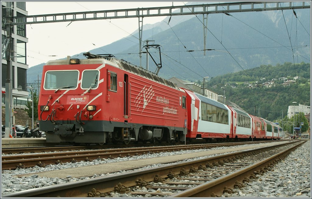 MGB HGe 4/4 mit dem Glacier Express in Brig.
29.06.2011