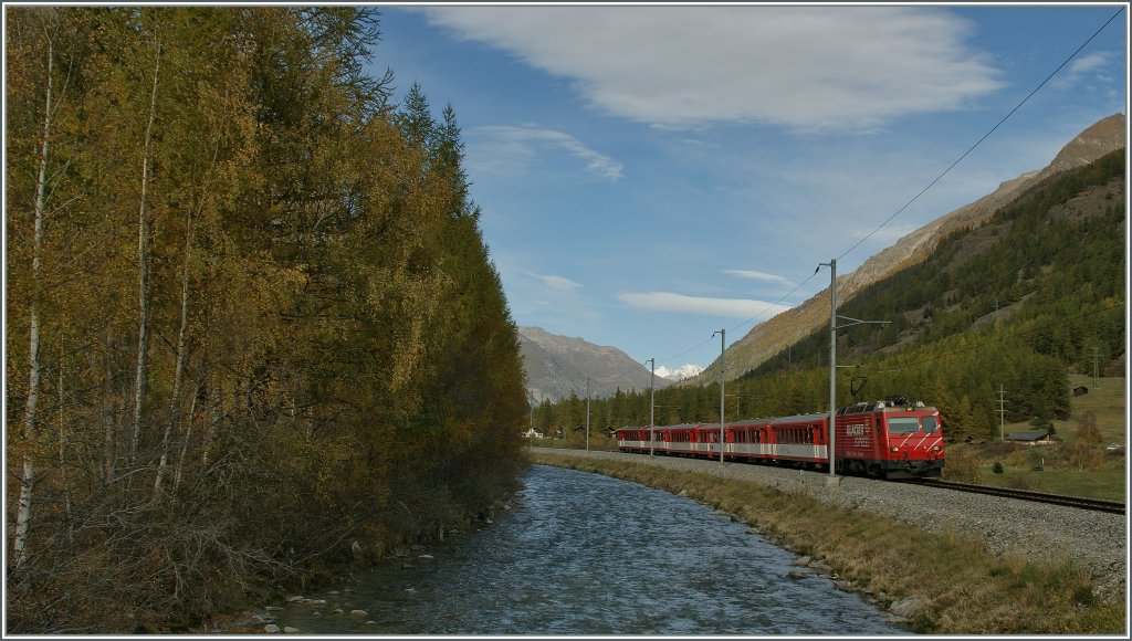 MGB HGe 4/4 mit einem Pendelzug nach Zermatt kurz vor Tsch.
19. Okt. 2012