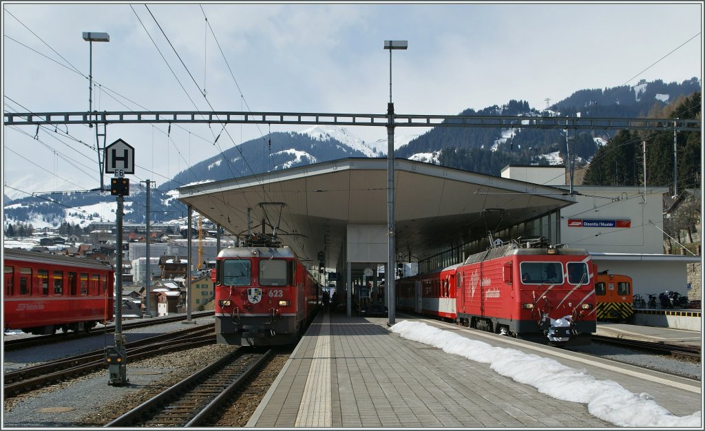 MGB HGe 4/4 und RhB Ge 4/4 in Disentis.
15. März 2013