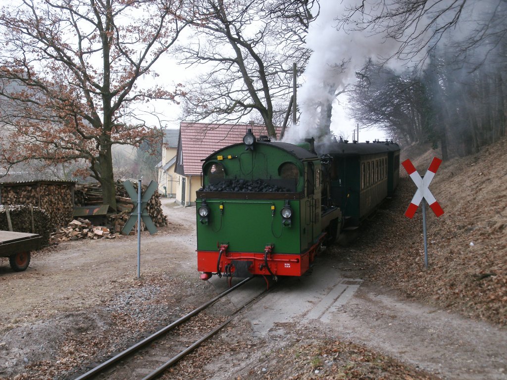 Mh 52 mit dem P 107 Putbus-Ghren am 04.Mrz 2011 bei Nistelitz. 