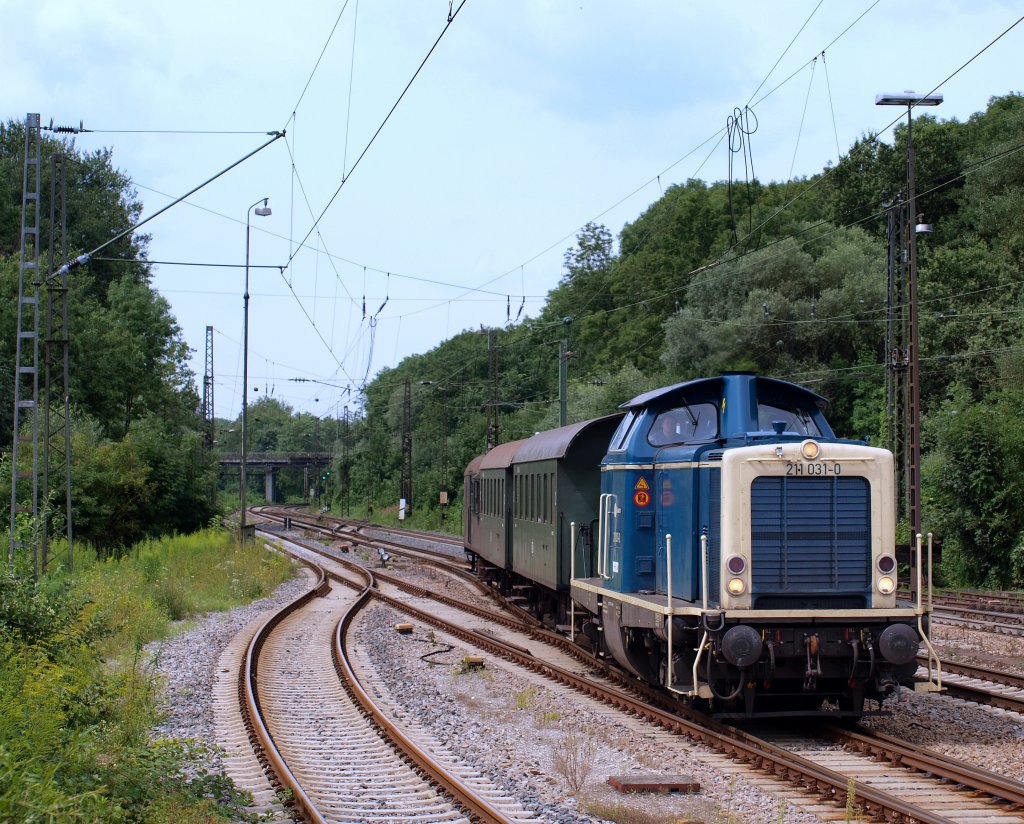 Mit dem Leerzug nach Mnchen-Moosach fuhr 211 031 der Northrail in den Bahnhof Gnzburg am 4.8 ein und machte dort eine kleine Pause.