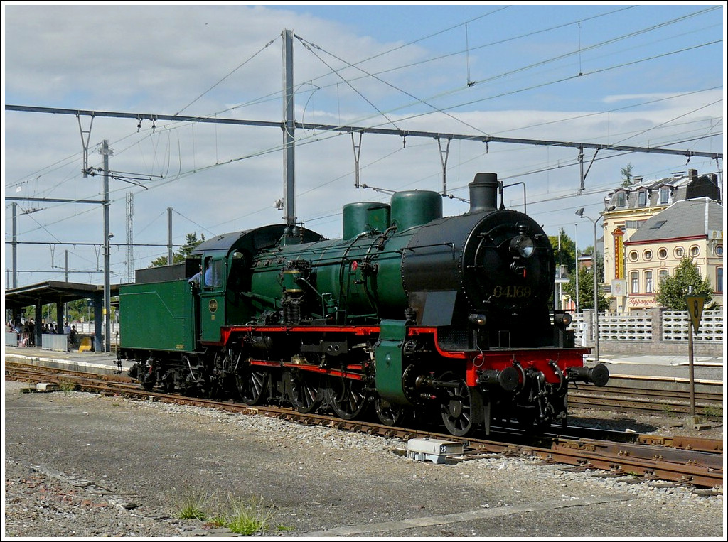 Mit der schnen belgischen P8 64.169 mchten wir allen ein glckliches und vor allem gesundes Jahr 2012 wnschen. Mgen sich alle unsere Trume und Hoffnungen erfllen. Besonders freuen wir uns auf die geplanten Treffen mit dem Webmaster und seiner Gattin, sowie allen aktiven Usern dieser Seite. Hans uns Jeanny 