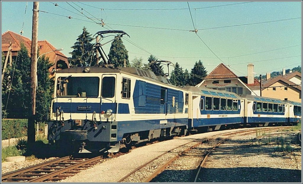 MOB GDe 4/4 mit einem Panoramic Express bei Fontanivent im Sommer 1985.
(Gescanntes Foto)