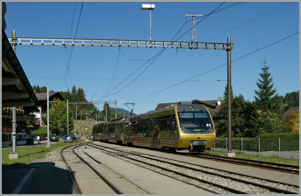 MOB Regionalzug nach Saanen erreicht Schnried. 
23.09.2011