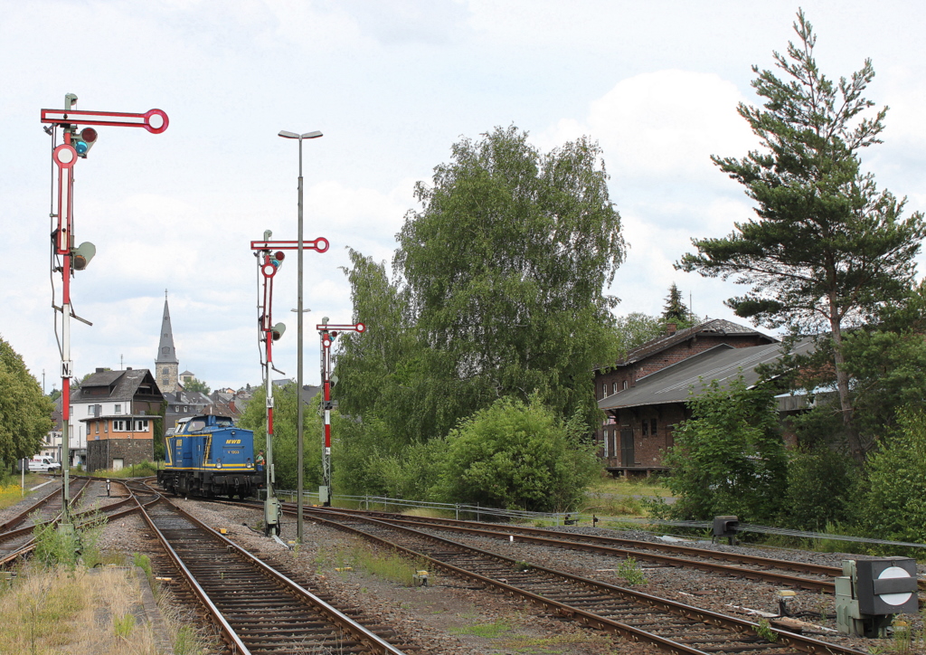 MWB V1203 beim rangieren in Altenkirchen(Westerwald) (17.06.2011)