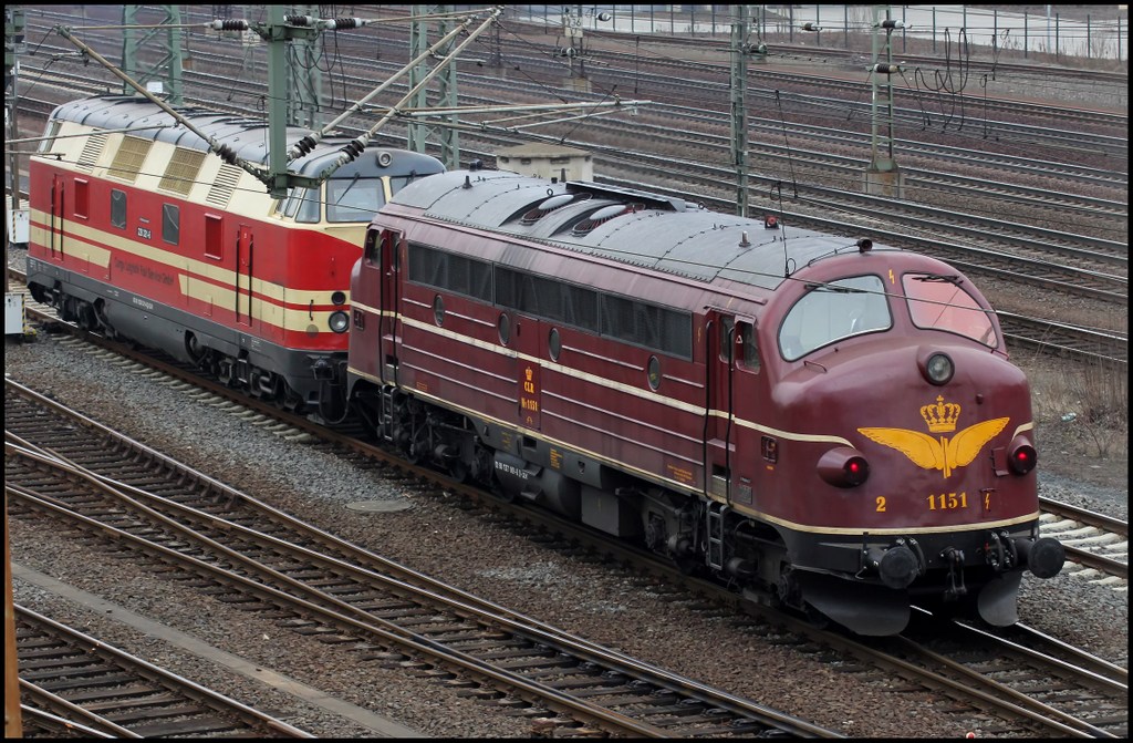 MY 1151 und 228 321 beim rangieren im Gterbahnhof Fulda am 31.03.13